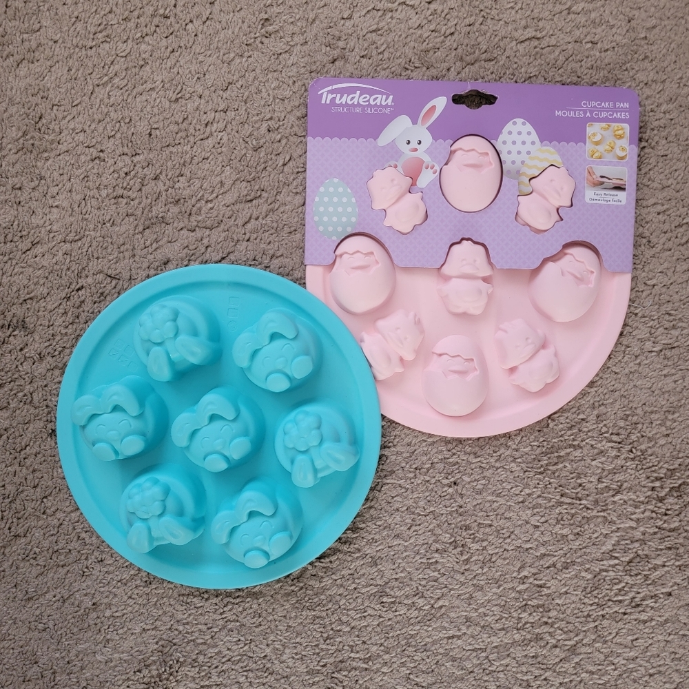 Trudeau Structure Silicone Easter Baking Pan – Bunny & Chick Design | 9” Round